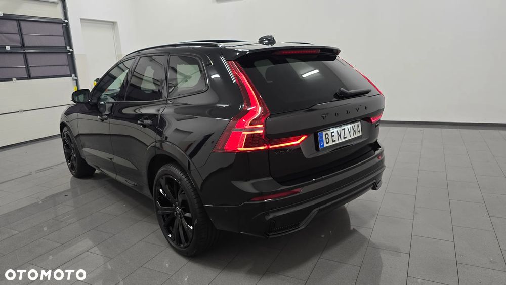 Volvo XC 60 B5 B AWD Ultimate Black Edition - 4