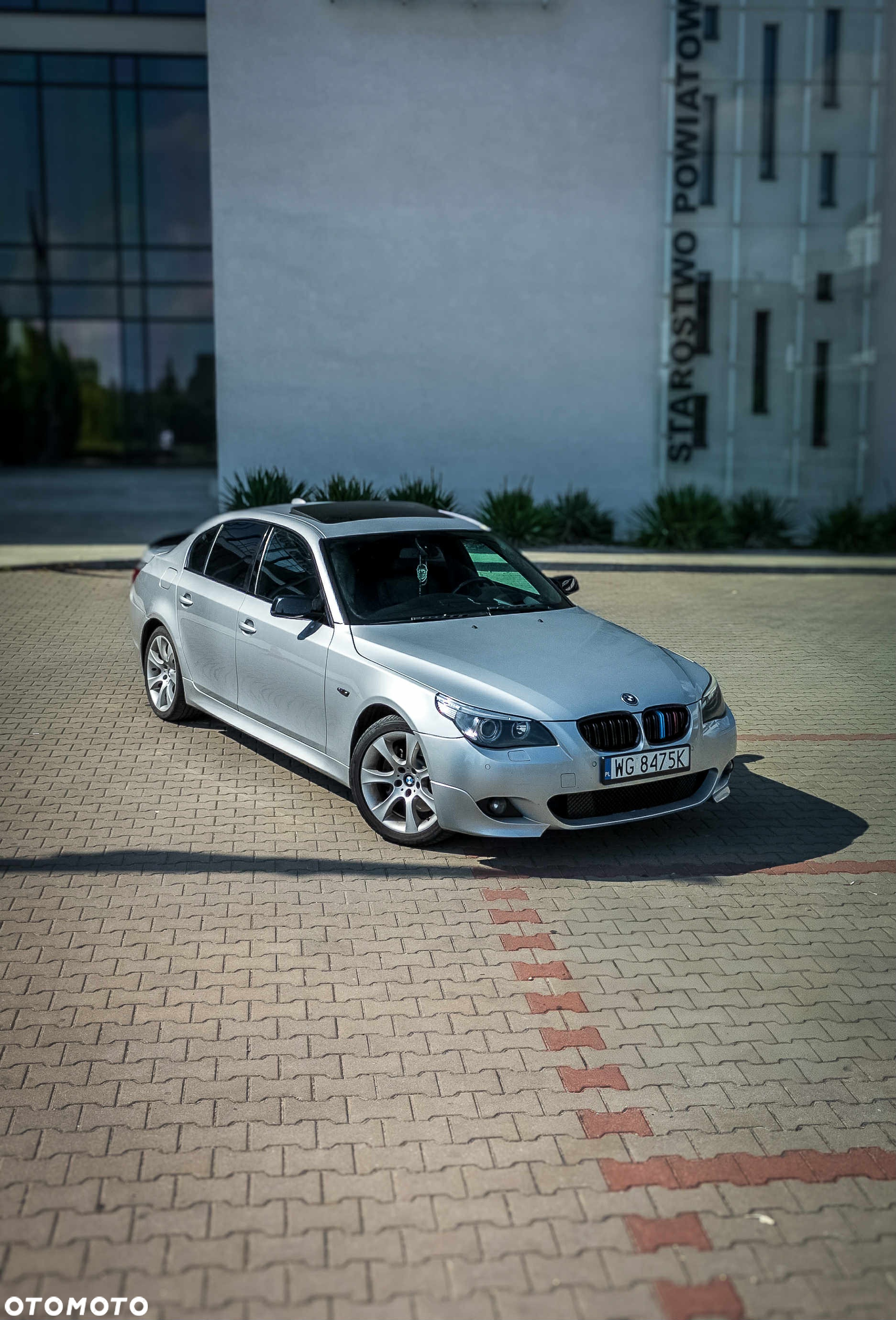 BMW Seria 5 545i - 11