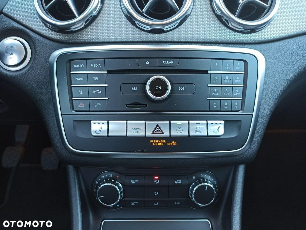Mercedes-Benz GLA - 16