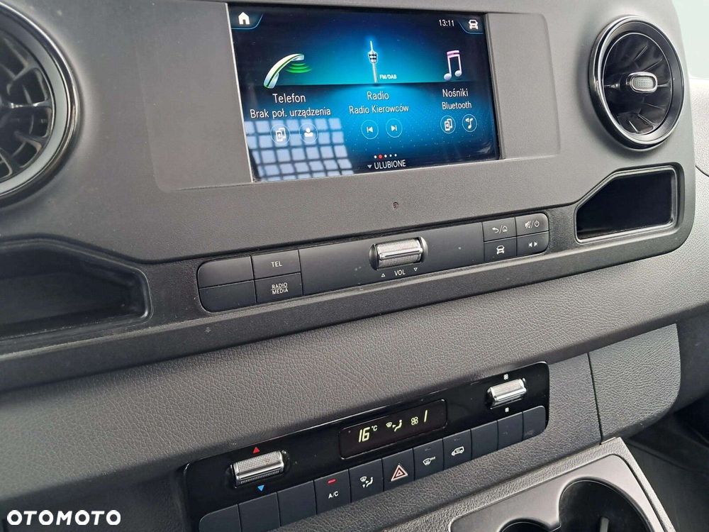 Mercedes-Benz Sprinter 910 - 17