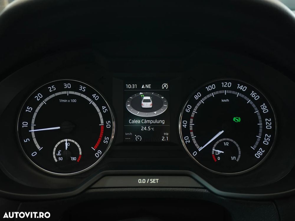 Skoda Octavia 2.0 TDI DSG RS - 32