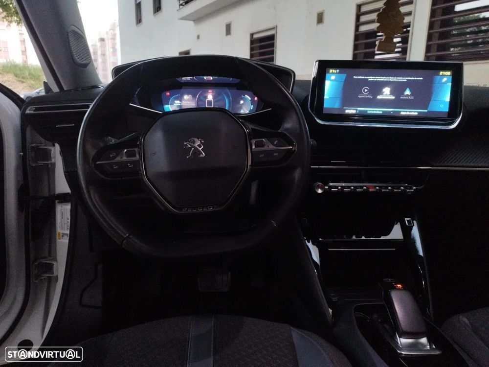 Peugeot e-2008 Allure - 9