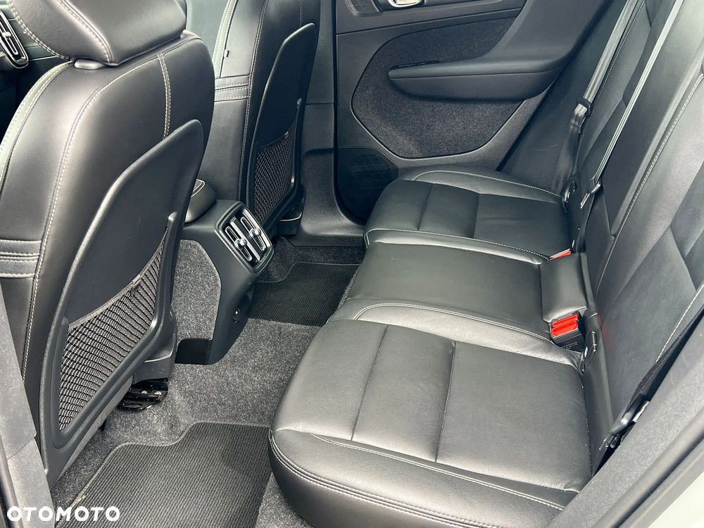 Volvo XC 40 - 22