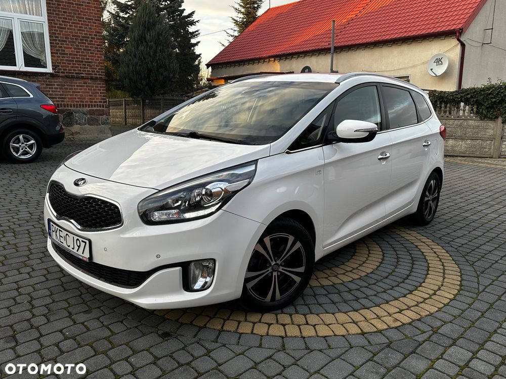 Kia Carens - 7