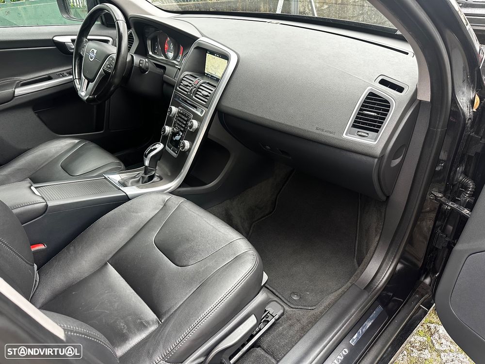 Volvo XC 60 D3 Geartronic Summum - 24