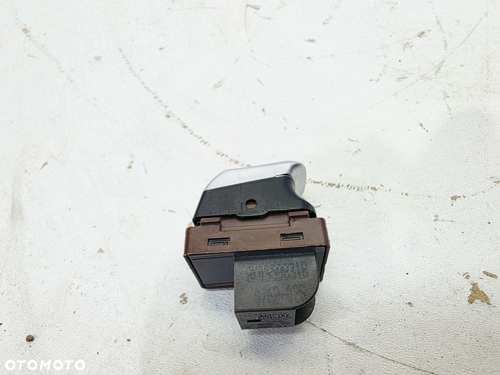 PRZYCISK GUZIK OTWIERANIA KLAPY TYŁ AUDI A4 B8 A5 8T 8K0959831B - 5