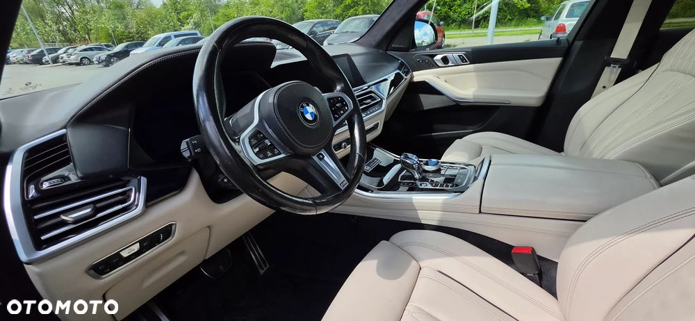 BMW X5 M50i - 15