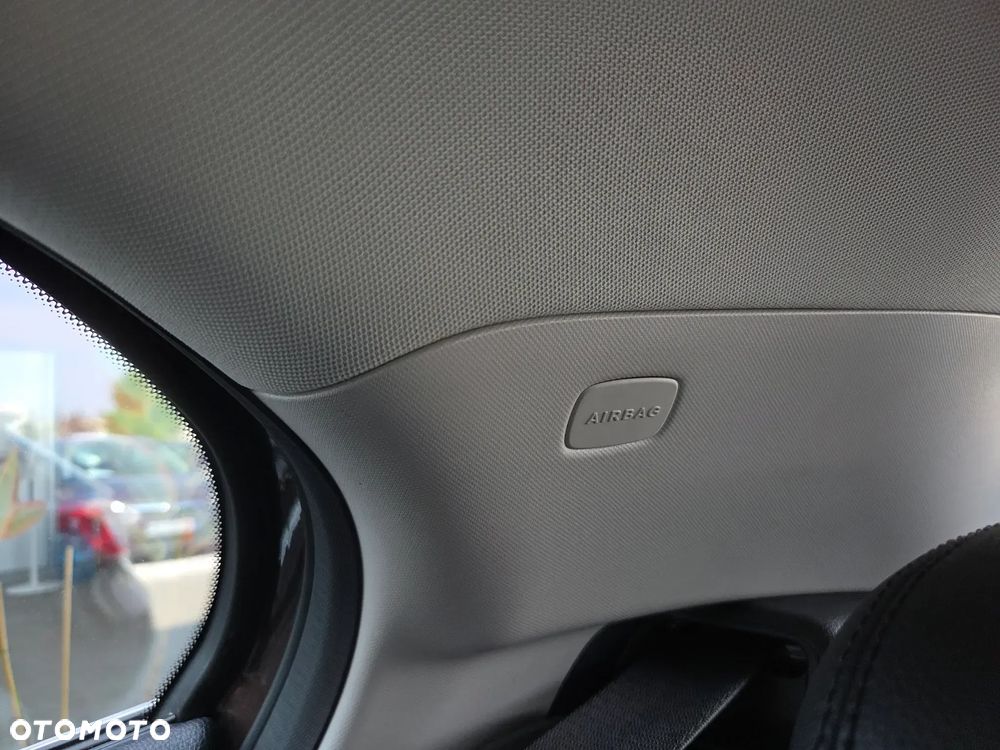Mercedes-Benz GLA 200 7G-DCT Style - 21