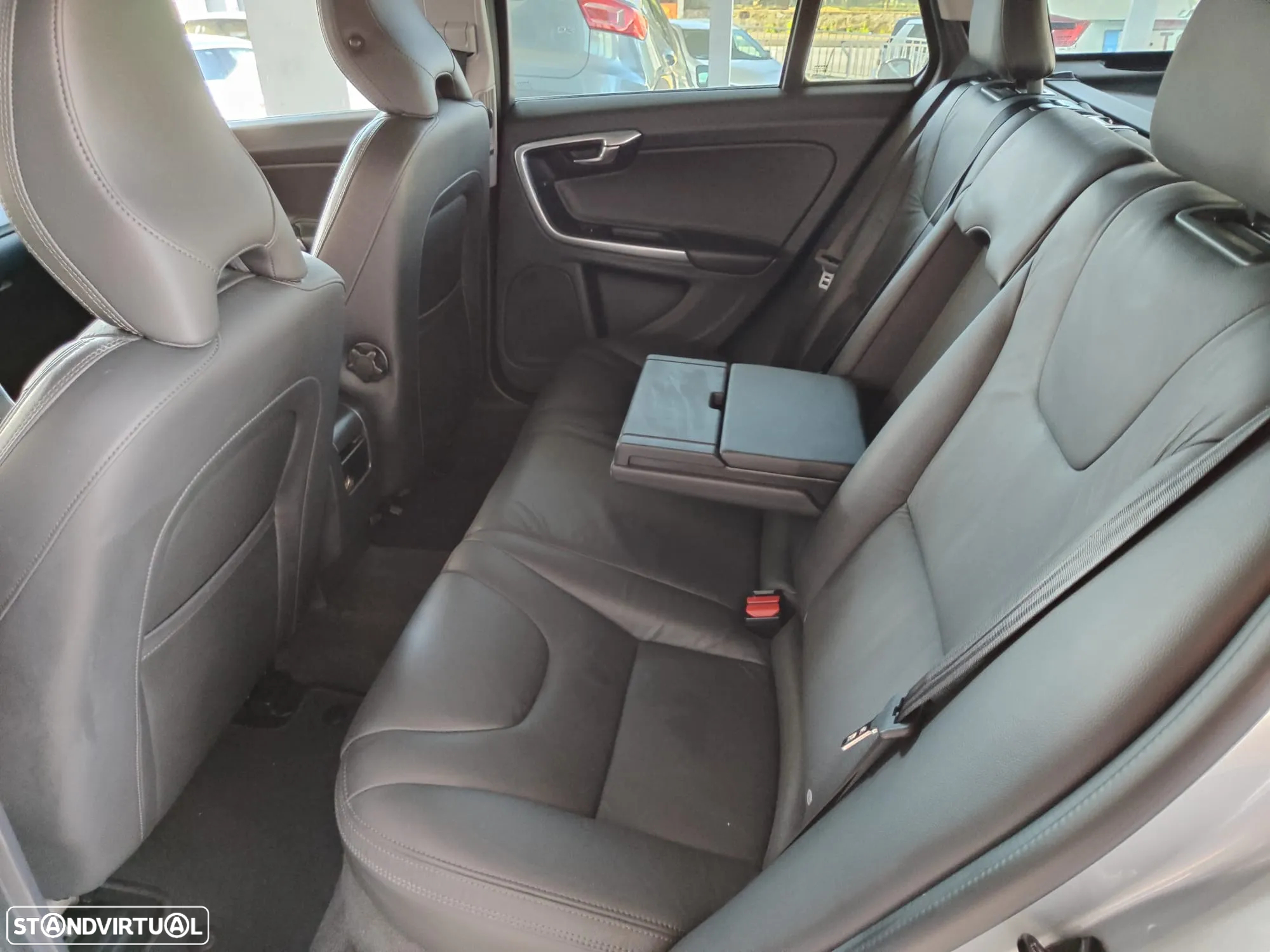 Volvo V60 D3 Geartronic Summum - 13