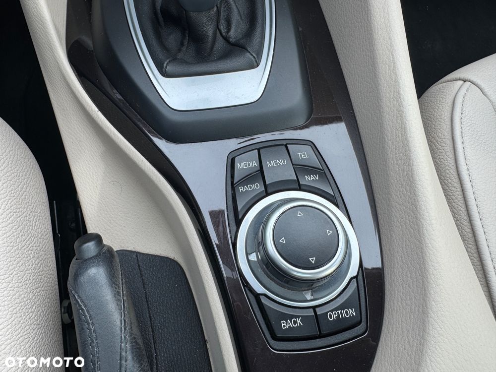 BMW X1 xDrive25d Sport Line - 16