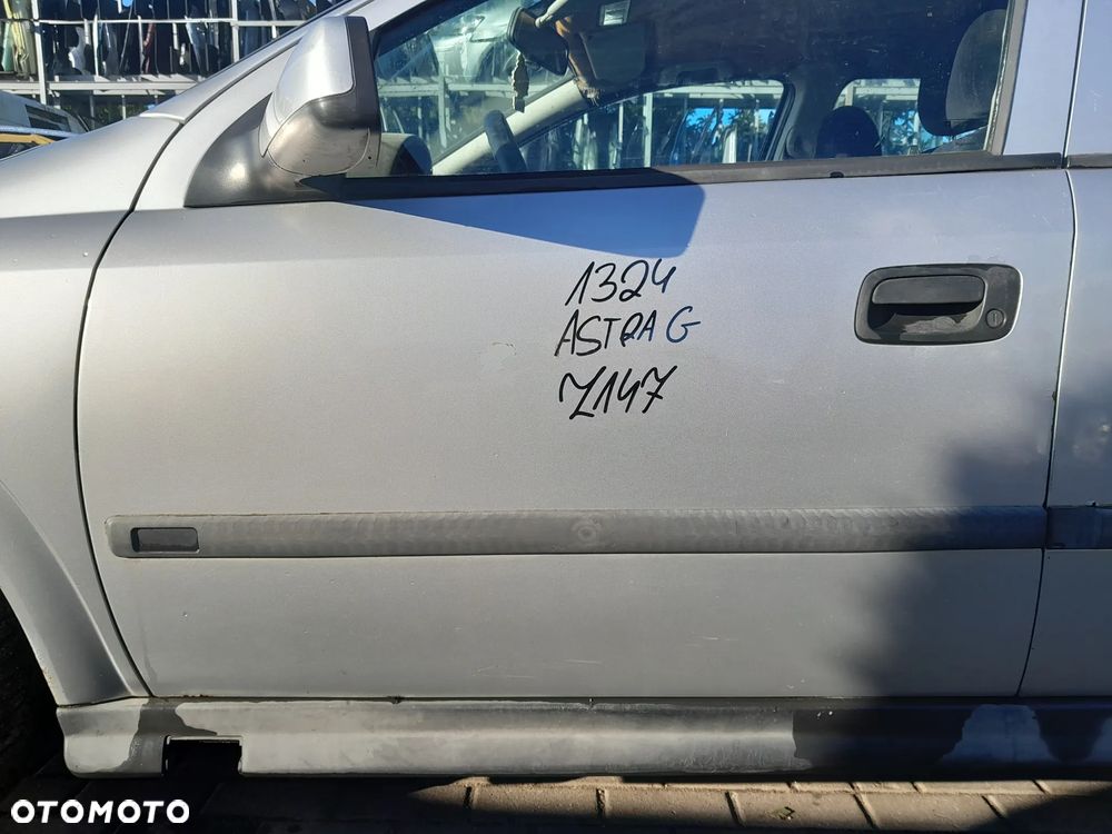 OPEL ASTRA G DRZWI LEWE PRZEDNIE LEWY PRZÓD KOLOR: Z147
