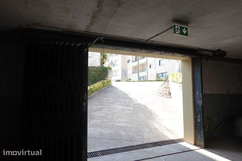 Lugar de garagem em condomínio para arrendamento - Rio Tinto - Grande imagem: 3/6