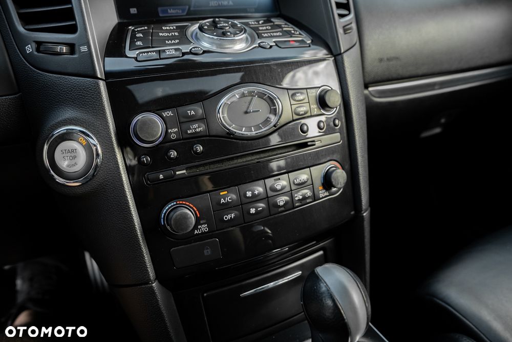 Infiniti FX FX30d S - 32