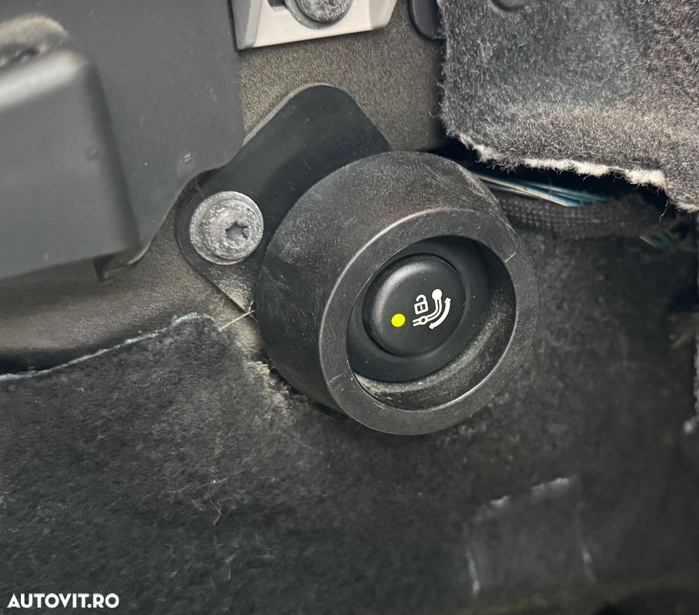 BMW Seria 3 320d - 24