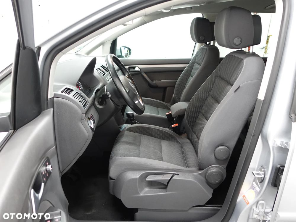 Volkswagen Touran 1.6 TDI DPF BlueMotion Technology DSG Comfortline - 21