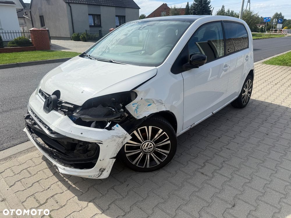 Volkswagen up! (BlueMotion Technology) sound - 3
