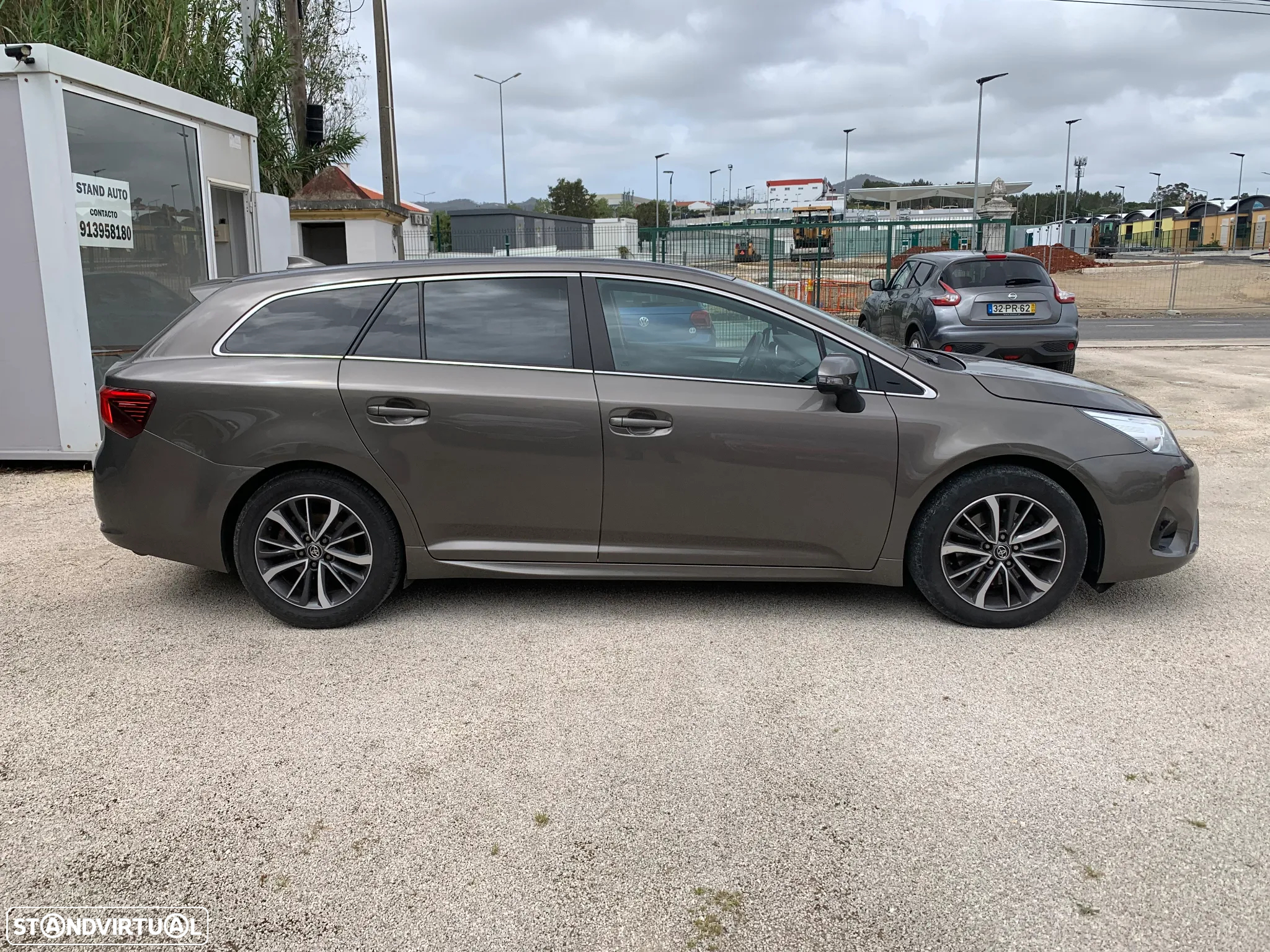 Toyota Avensis Touring Sports 2.0 D-4D Edition S+ - 19