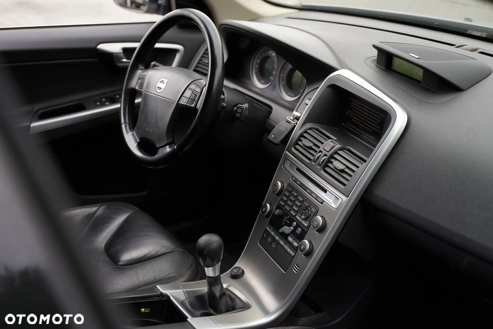 Volvo XC 60 D5 AWD - 23