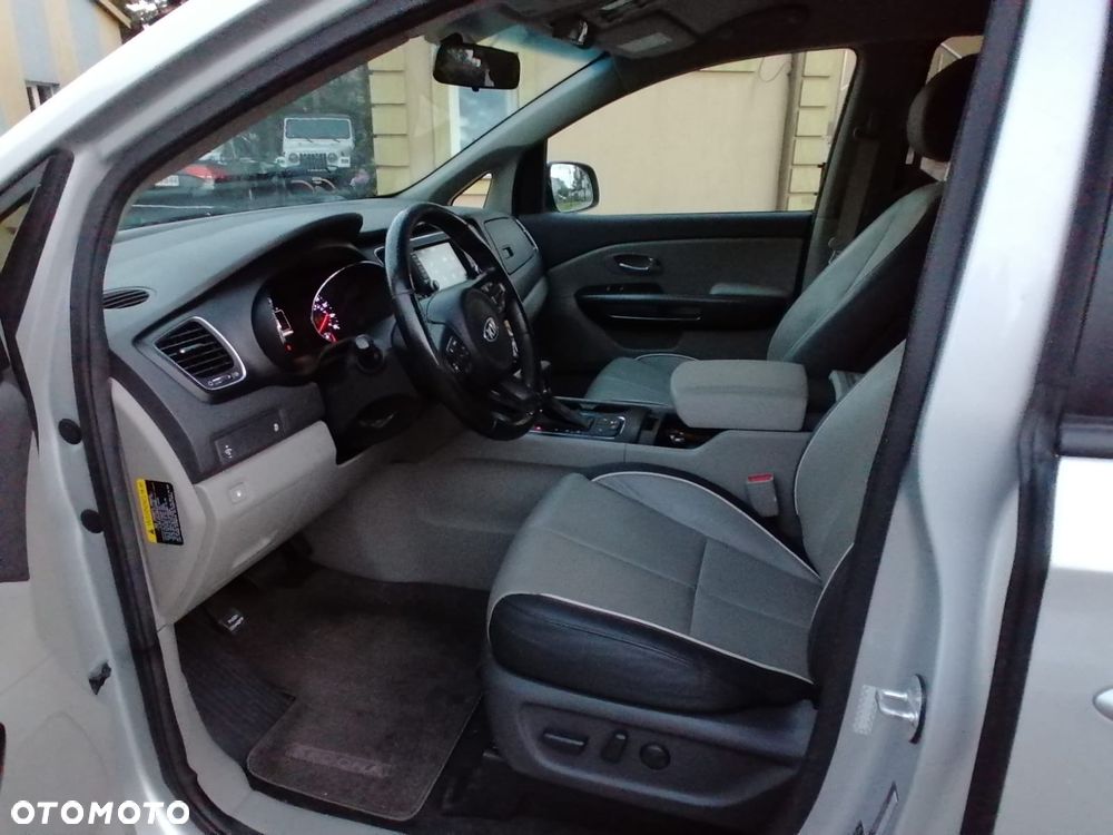 Kia Sedona 3.8 V6 EX - 17