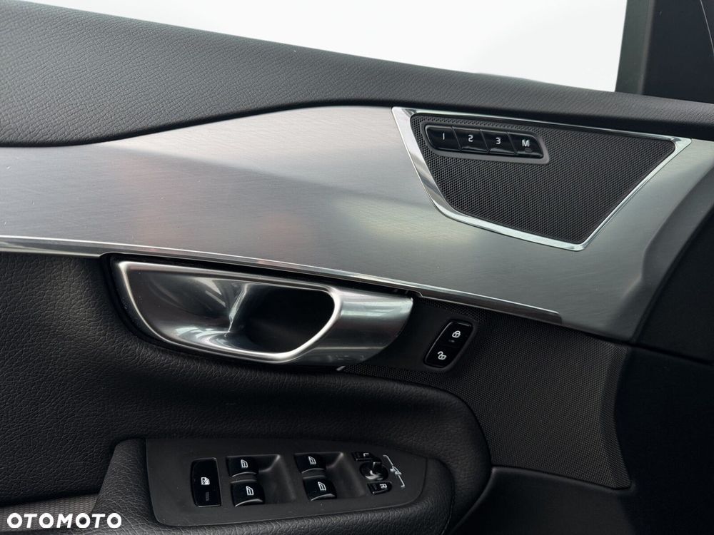 Volvo XC 90 B5 D AWD Momentum 7os - 22