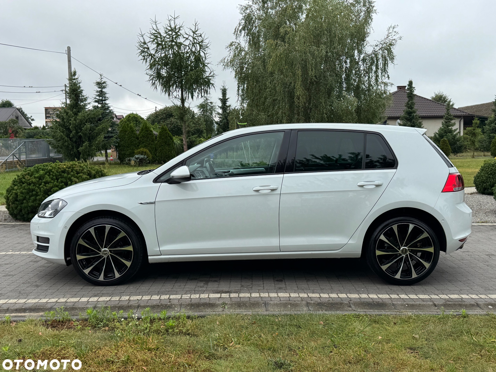 Volkswagen Golf 2.0 BlueTDI Cup - 9