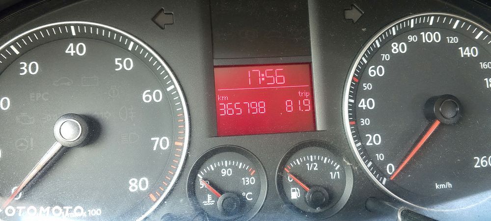 Volkswagen Touran 1.6 FSI Basis - 8