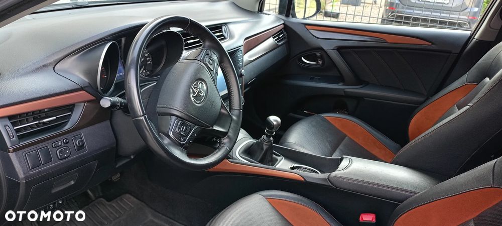 Toyota Avensis 1.8 Selection - 1