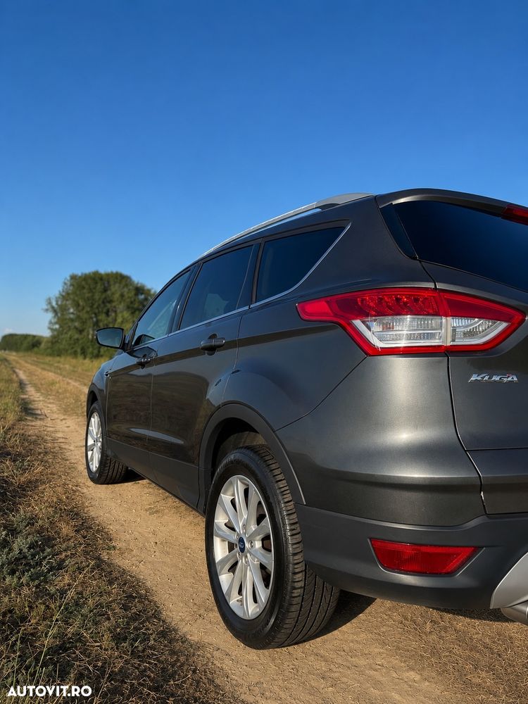 Ford Kuga 2.0 TDCi Powershift 4WD Titanium - 3