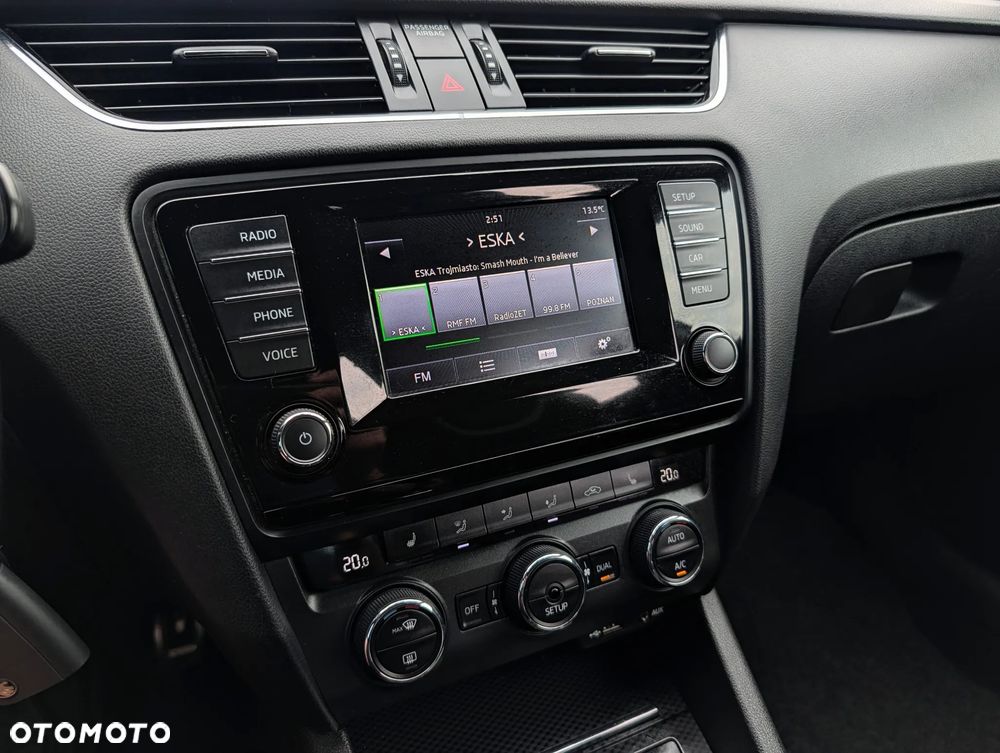 Skoda Octavia 2.0 TDI DSG RS - 20