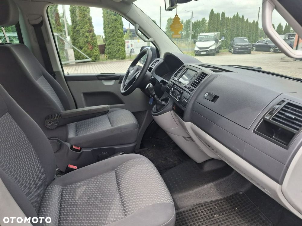 Volkswagen Caravelle - 16