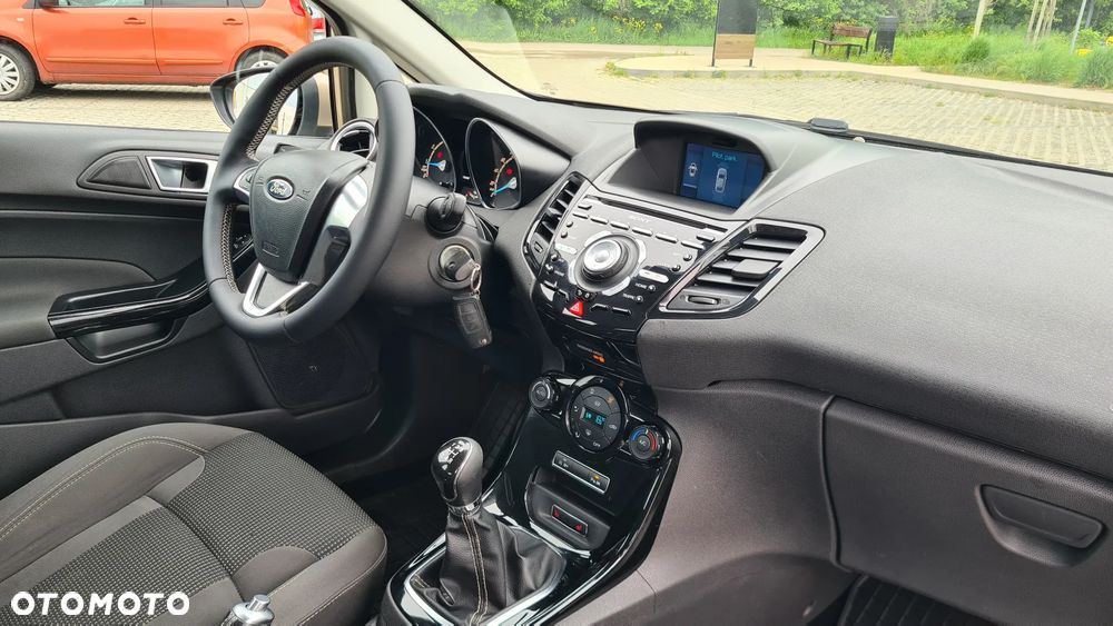 Ford Fiesta 1.0 EcoBoost S&S TITANIUM - 8