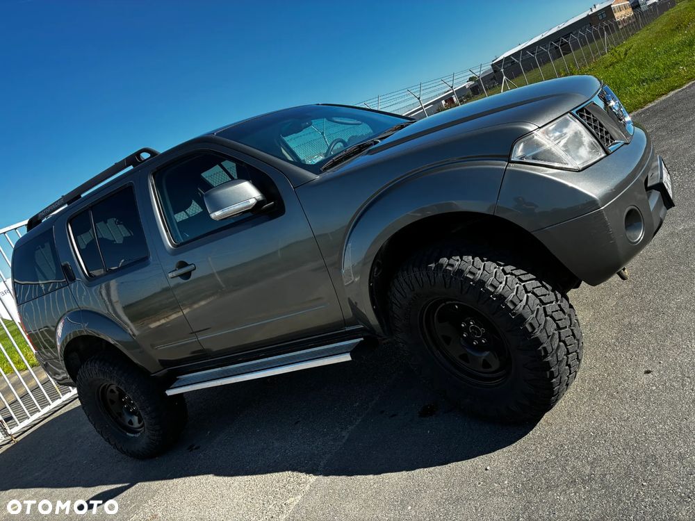 Nissan Pathfinder 2.5 dCi SE - 1
