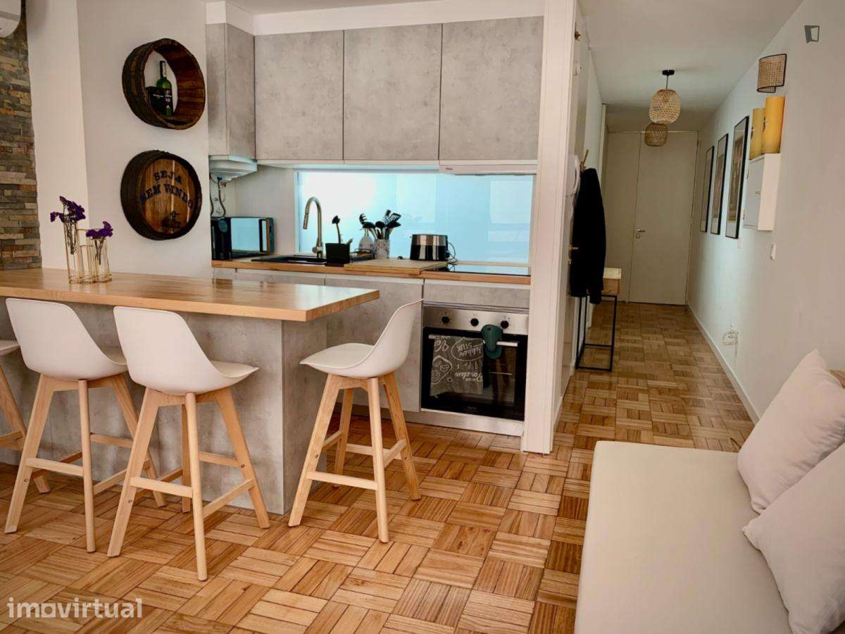 Apartamento com 2 quartos - localizado em São Nicolau Porto - Grande imagem: 4/23