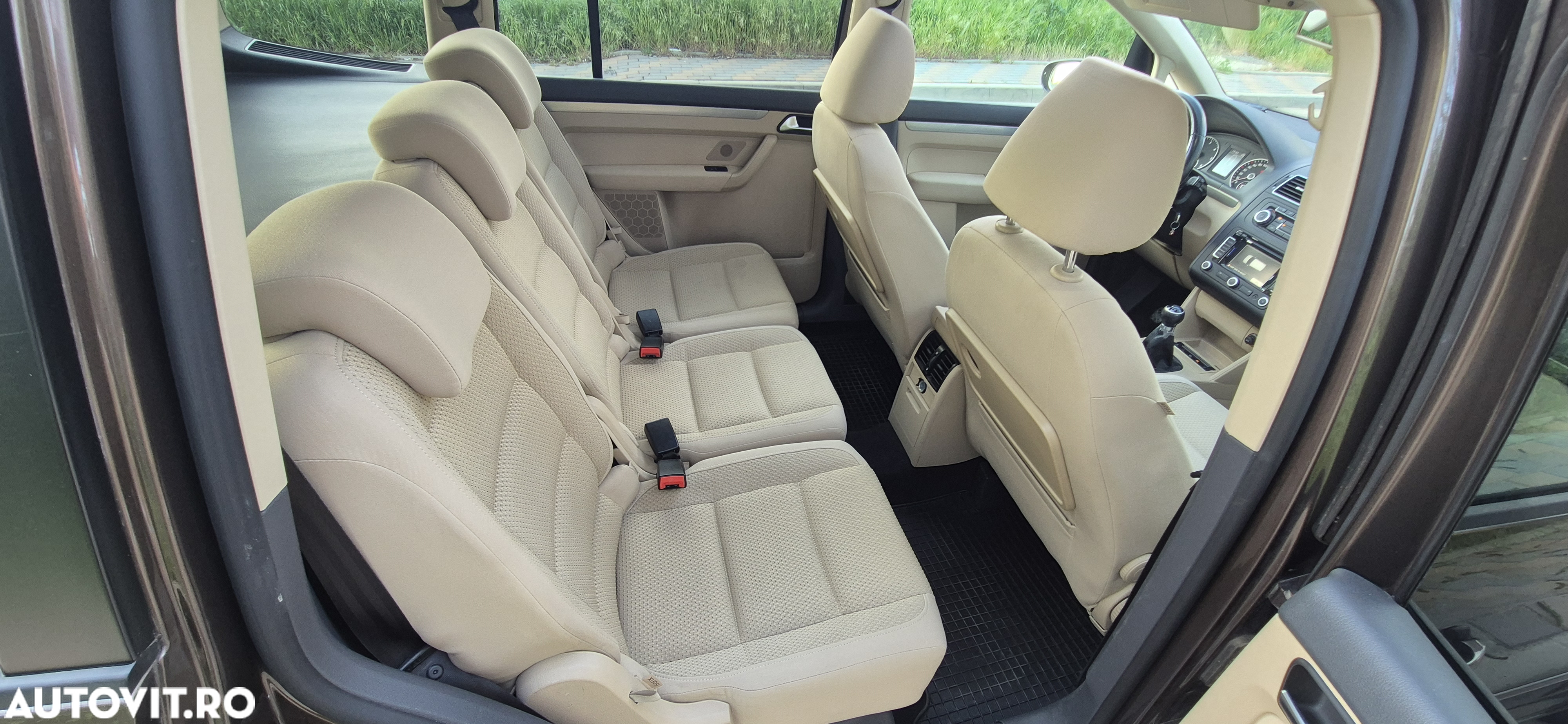 Volkswagen Touran 1.6 TDI BlueMotion Technology Comfortline - 8