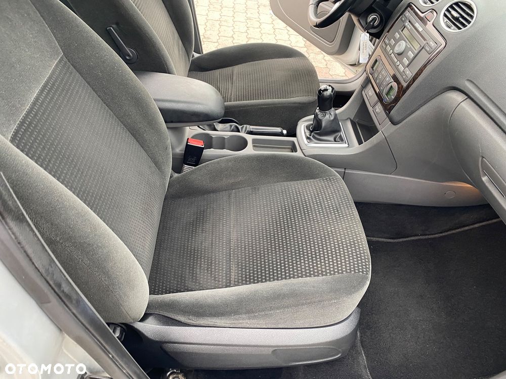 Ford Focus 1.6 Ti-VCT Titanium - 33