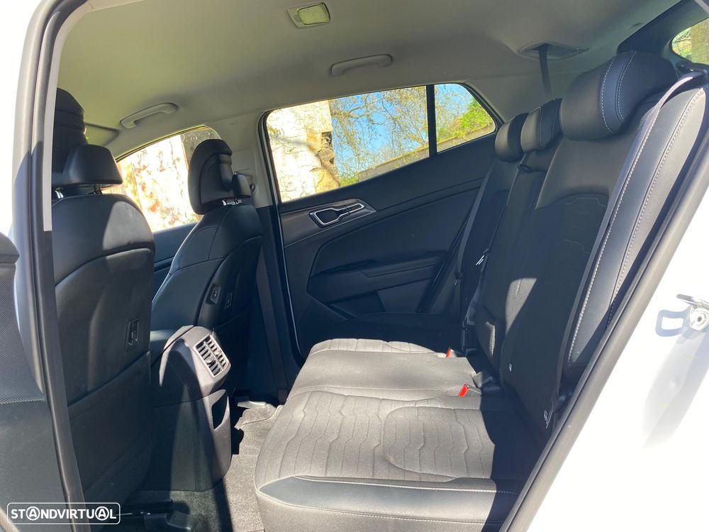 Kia Sportage 1.6 T-GDi HEV Tech - 10
