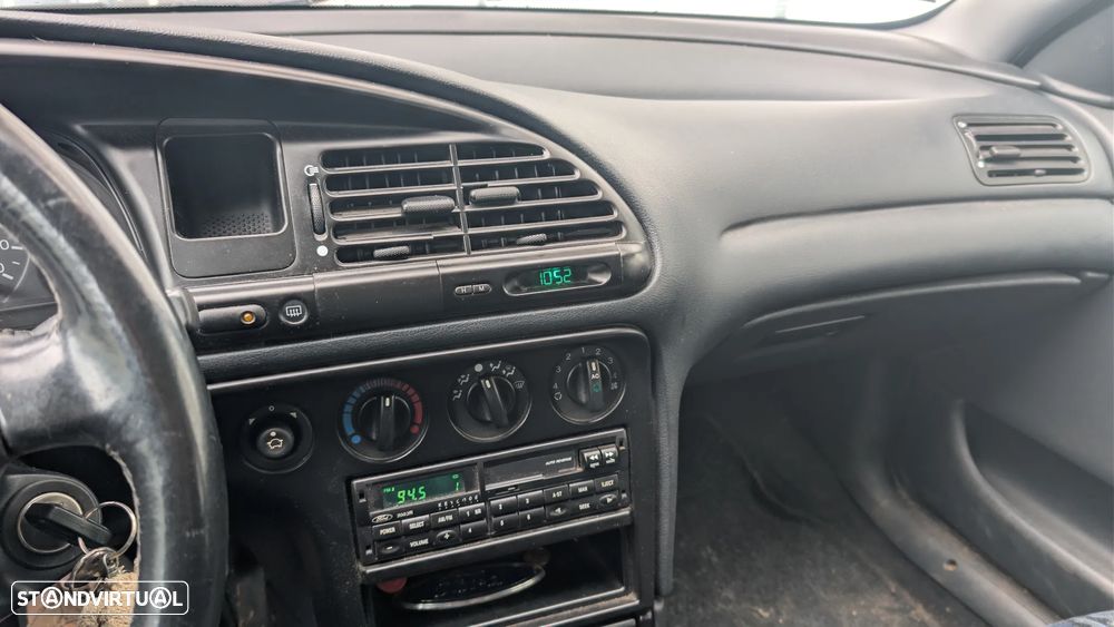 Ford Mondeo 1.6i 16V Ghia - 5