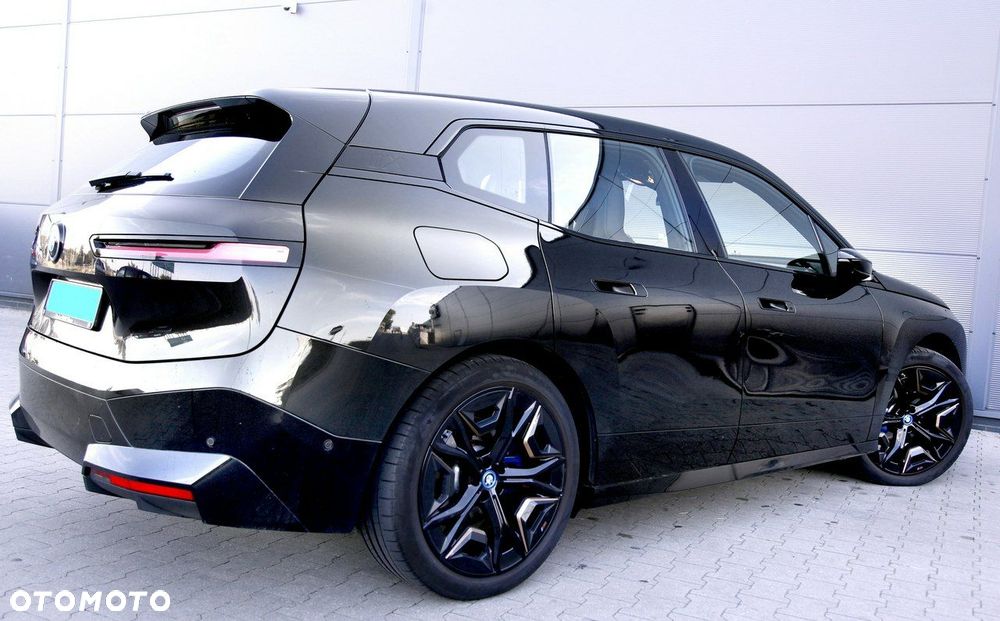BMW iX xDrive40 76.6kWh Signature - 39