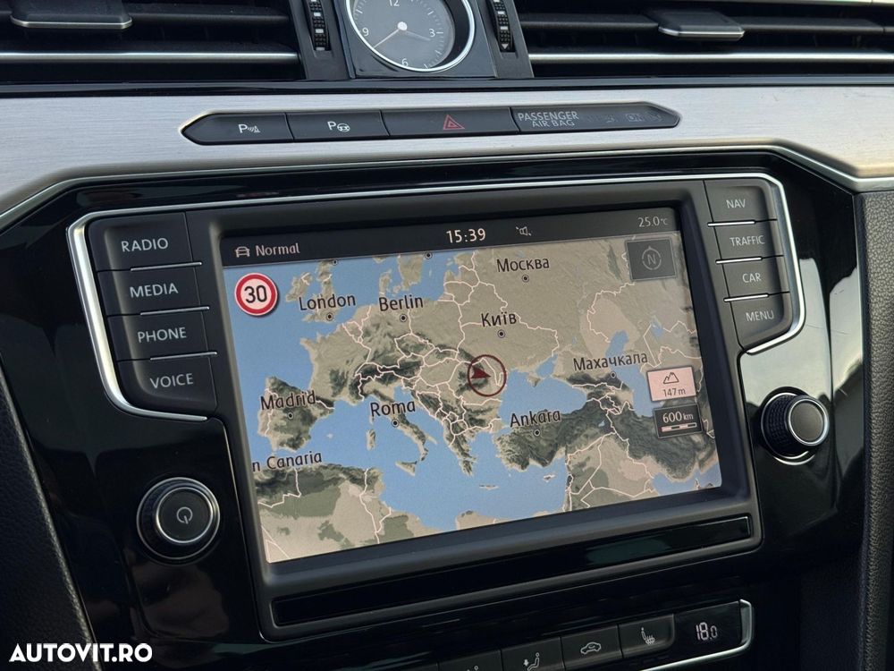 Volkswagen Passat - 14
