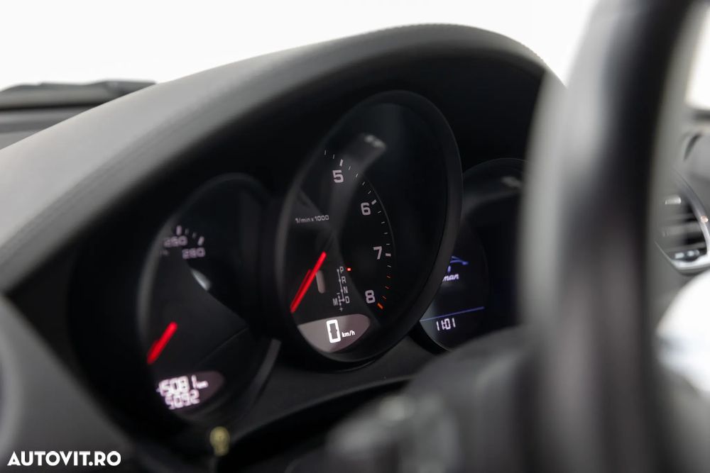 Porsche Cayman PDK - 35