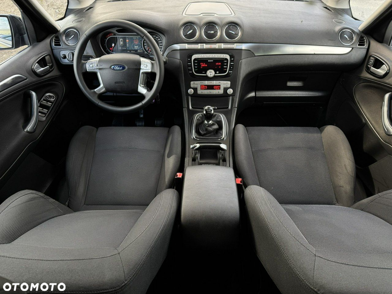 Ford S-Max - 22