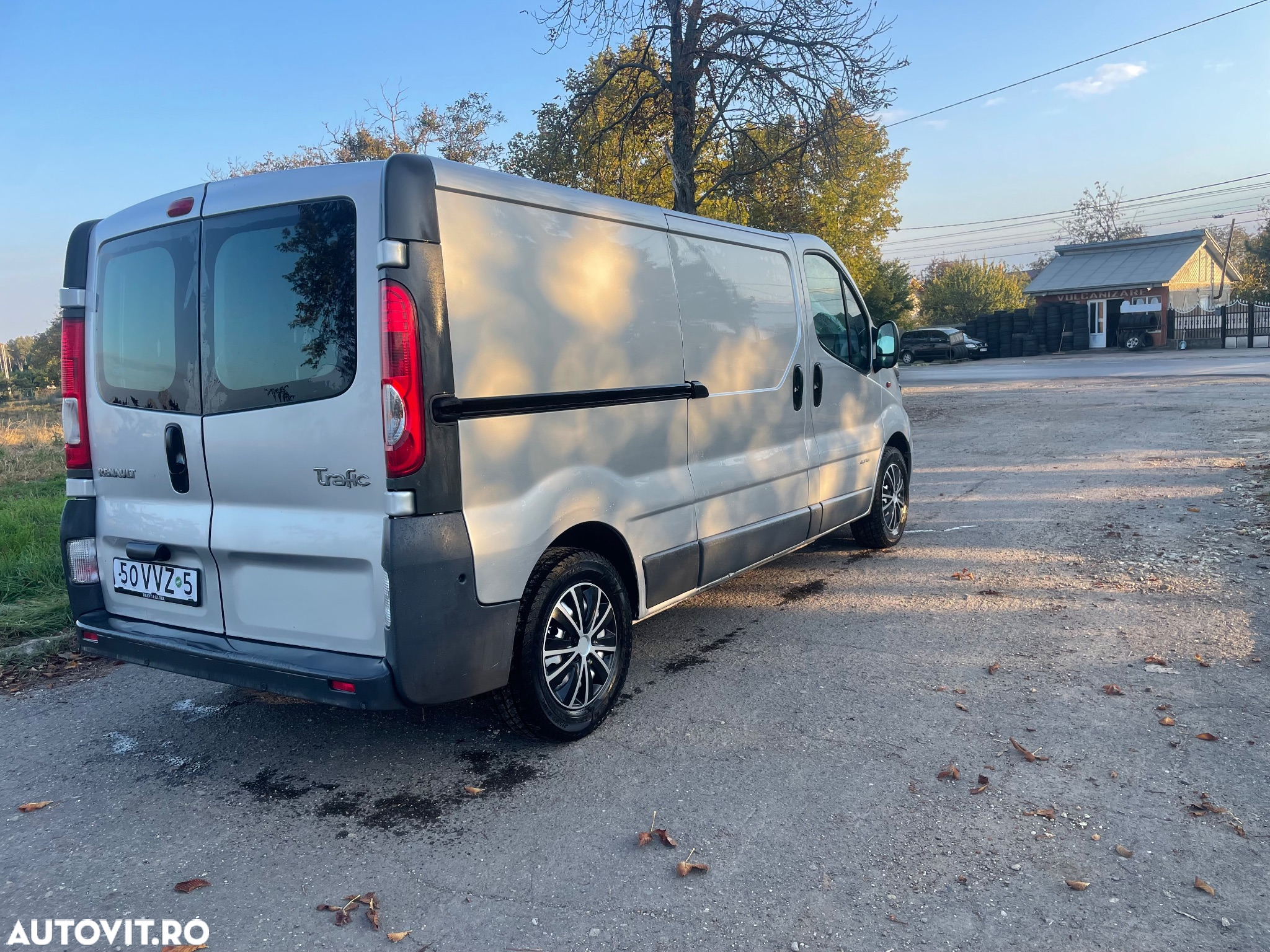 Renault Trafic 2.0 dCi 114 Cp Lung - 3