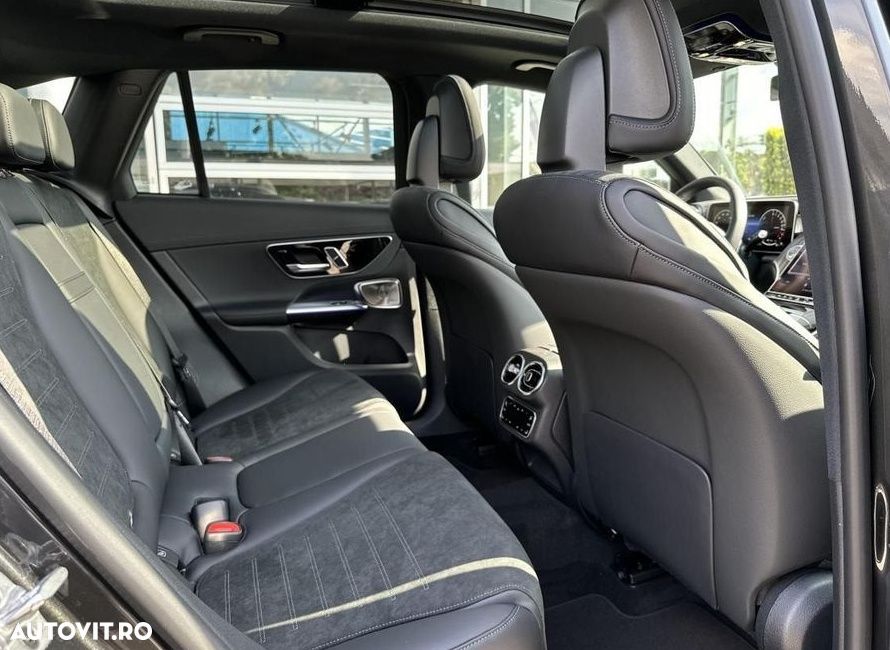 Mercedes-Benz GLC 300 e 4Matic 9G-TRONIC AMG Line Advanced - 13