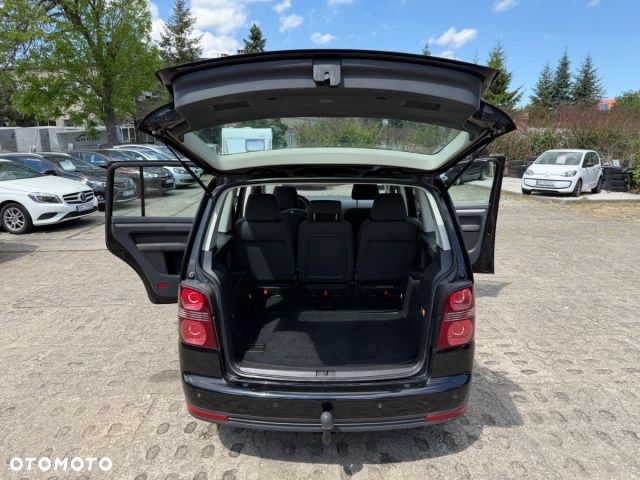 Volkswagen Touran - 5