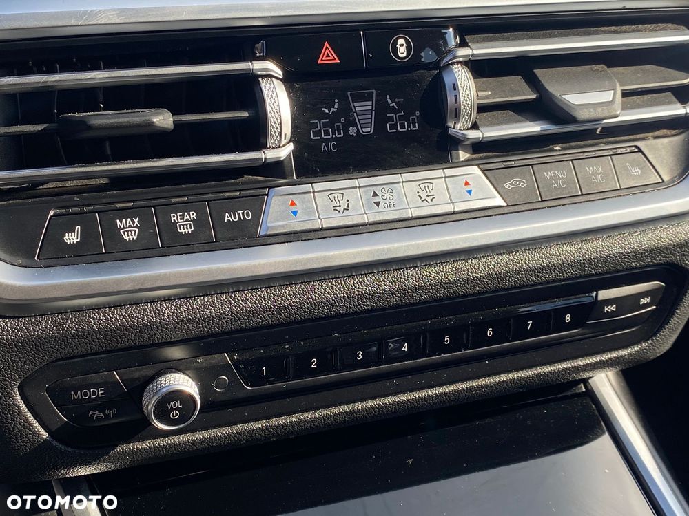 BMW Seria 3 318d MHEV Sport Line - 19