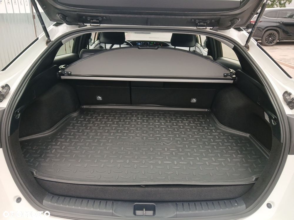 Toyota Prius - 12
