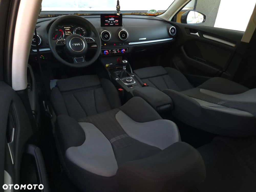 Audi A3 Sportback 2.0 TDI (clean diesel) quattro Ambiente - 28