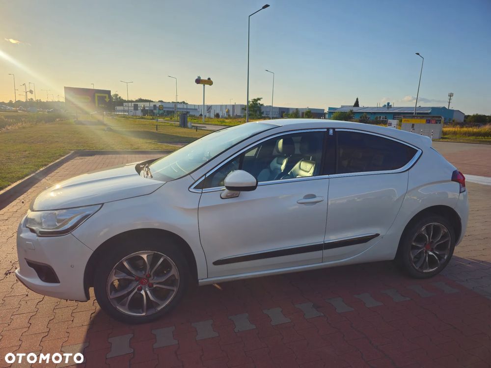 Citroën DS4 1.6 THP SoChic MCP - 4