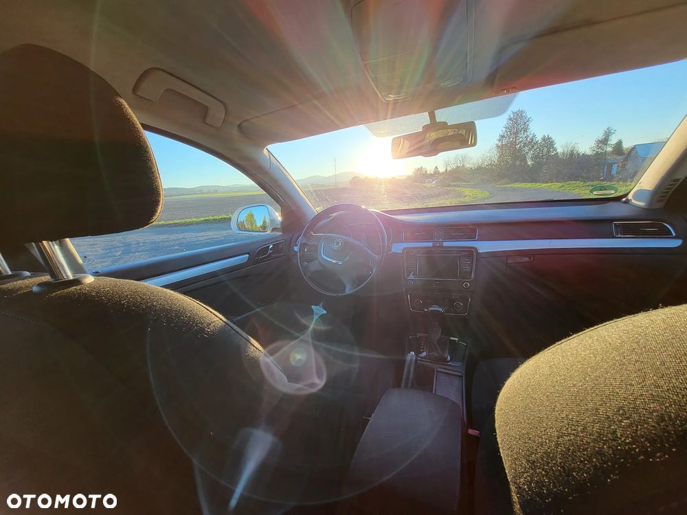 Skoda Superb 2.0 TDI Active DSG - 5