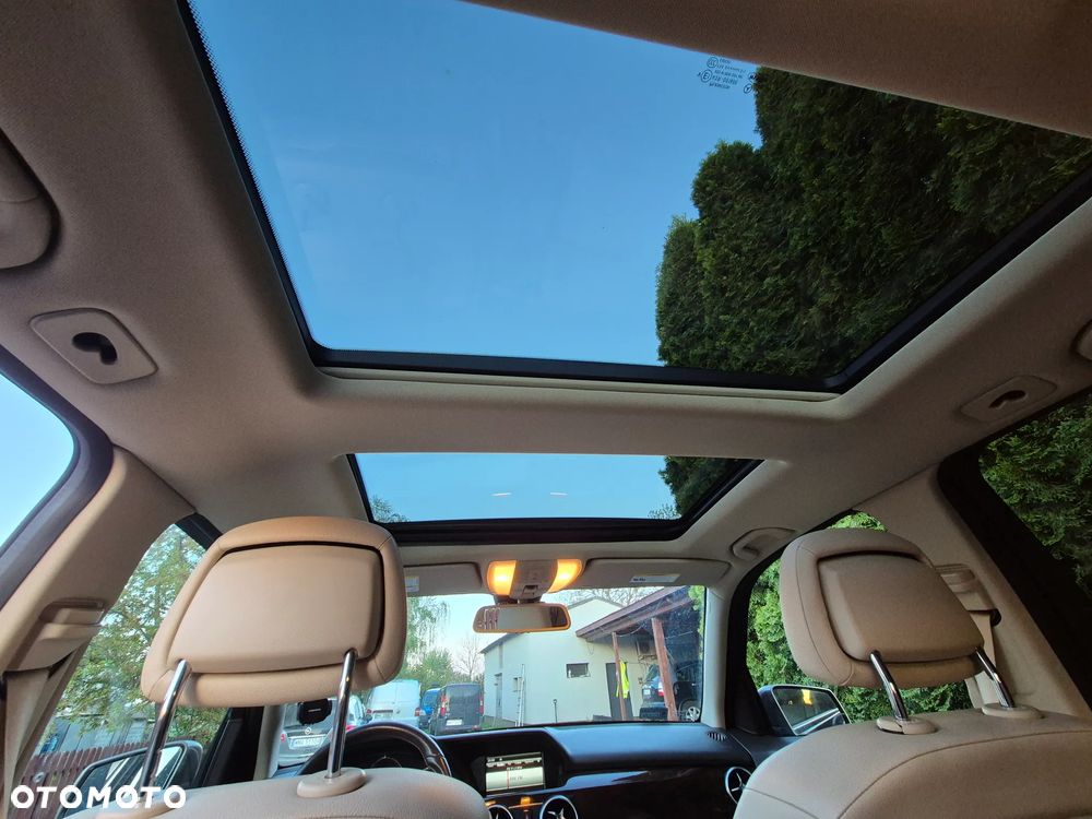 Mercedes-Benz GLK 350 4-Matic - 11